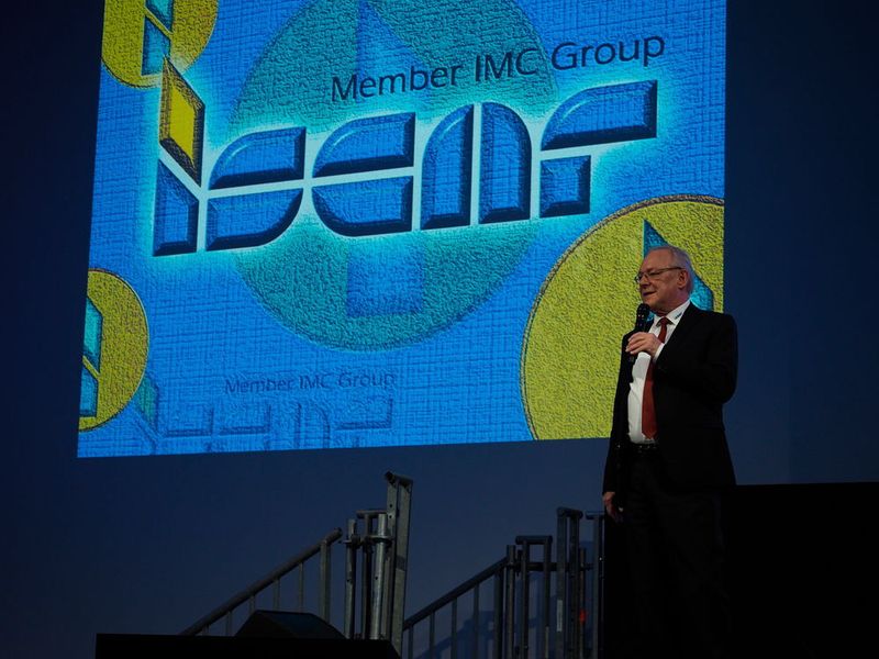 Jacob Harpaz, CEO Iscar begrüsste die Teilnehmer und stellte die Neuentwicklungen vor. (Matthias Böhm/SMM)