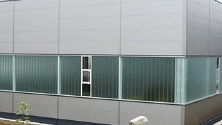 Die neue Halle hat eine Länge von über 100 m und eine Breite von über 30 m. (Archiv: Vogel Business Media)