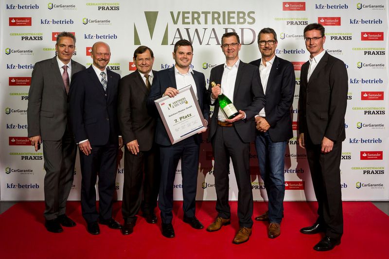 Den 7. Platz belegte das Autohaus Weeber in Herrenberg (Volkswagen, Audi, Skoda, Seat). Als besonders preiswürdig erachtete die Jury die Strategie „Überholspur 2017“, durch die sich der Mix zwischen privaten und gewerblichen Kunden deutlich verbessert hat. (Bild: Stefan Bausewein)