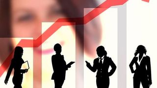 Die Bundesregierung hat beschlossen, dass es keine Ausweitung der Verpflichtungen geben wird, durch die mehr Frauen an Spitzenpositionen kommen sollen. Frauenverbände sind davon aber nicht begeistert ... (Bild: Femi)