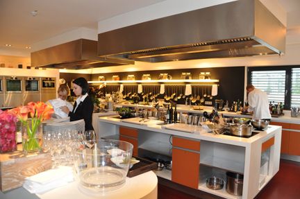 Die Frankfurter Küchenbelegschaft trifft letzte Vorbereitungen. (Archiv: Vogel Business Media)