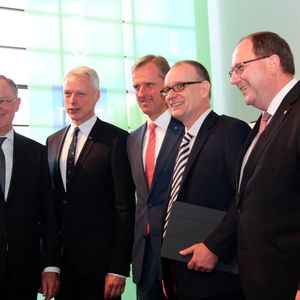 Messechef Dr. Andreas Gruchow und Stephan Weil (SPD), Ministerpräsident von Niedersachsen, eröffneten die Veranstaltung.(Bild:  Hofmann)