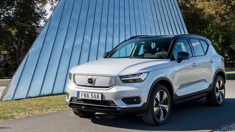 Volvo bringt mit dem XC40 Recharge das erste Fahrzeug der Marke, das ausschließlich batterieelektrisch angetrieben wird.(Bild:  Volvo)