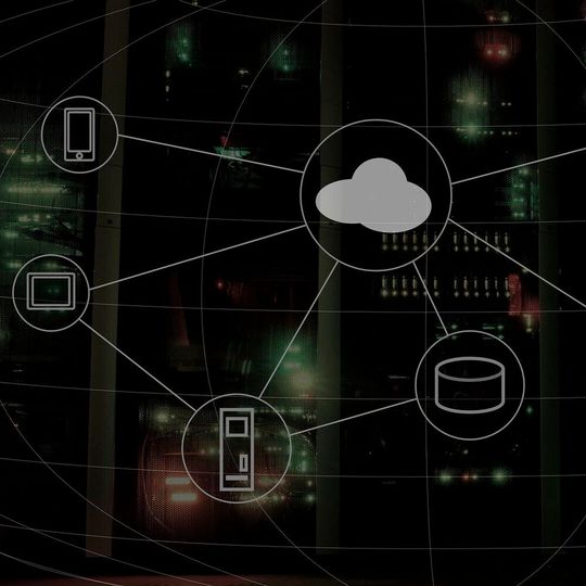 Für Maschinenbauer ist der Sprung in die Public Cloud nicht einfach. Deshalb ist es wichtig, einen erfahrenen Partner zu finden.(Bild:  frei lizenziert /  Pixabay)