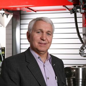 2 Anton Hirschberger, Projektleitung – Schweißaufsicht und Fertigung Schweißtechnik der Krones AG:  „Die Entscheidung für das beste Anlagenpaket wirkt sich auch positiv auf die Produktivität und Flexibilität aus.“ Bild: Erlas