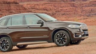 Verkauft wird er schon vor seiner offiziellen Weltpremiere auf der IAA im September: Die dritte Generation des BMW X5. (Foto: BMW)