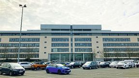 Stellantis-Deutschlandzentrale in Rüsselsheim (Bild: Rehberg – VCG)