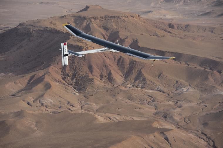 Im Flug über die Quarzazate Provinz (Bild: Solar Impulse | Jean Revillard)