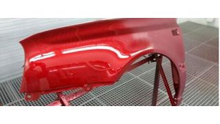 Der Mazda-Sonderfarbton Magmarot benötigt bei der Reparaturlackierung angepasste Prozesse.  (Bild: Schulungsunterlagen Nexa Autocolor)