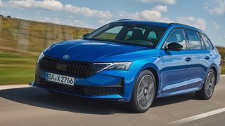 Skoda hat dem Octavia nach vier Jahren ein Facelift spendiert – die Änderungen machen sich vor allem innerlich bemerkbar. (Bild: Skoda)