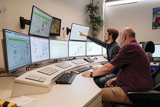 Wie lässt sich eine Waschmittelproduktion energieeffizienter gestalten? Bei Henkel gelang dies mit der Software von Aveva. Wie lässt sich eine Waschmittelproduktion energieeffizienter gestalten? Bei Henkel gelang dies mit der Software von Aveva.