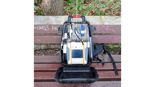 Ruß gilt als die gefährlichste Komponente des Feinstaubes. Der Messrucksack wurde daher weiterentwickelt, um Ruß und Feinstaub-Massenkonzentrationen (PM10 und PM 2.5) mit einer hohen räumlichen Auflösung zu bestimmen. (Ausschnitt) (Foto: Birgit Wehner, TROPOS)