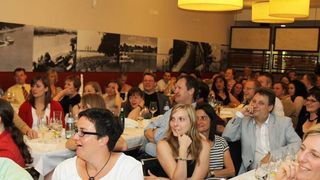 Gemeinsam feierten die Mitarbeiter von Promega im Mai ihr 15-jähriges Firmenjubiläum im Strandbad in Mannheim. (Bild: Promega)