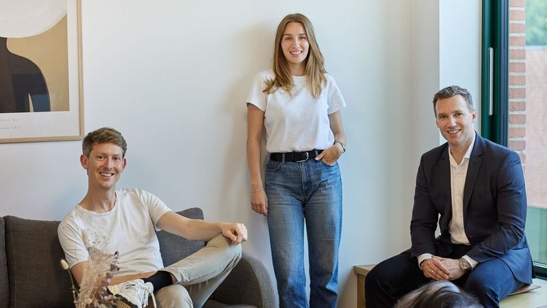 Das Management-Team von Quickpay (v.l.n.r.): Mark Eskelund Pedersen (Commercial Lead), Ulrikke Kejser (Chief of Staff) und Francois Vachon (Managing Director).(Bild:  Quickpay)