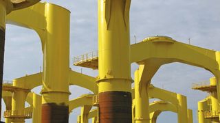 Offshore-Fundamentstrukturen im Außenlager der Cuxhaven Steel Construction GmbH. Jedes der so genannten Stützkreuze wiegt fast 490 Tonnen.  (Bild: BARD Gruppe)