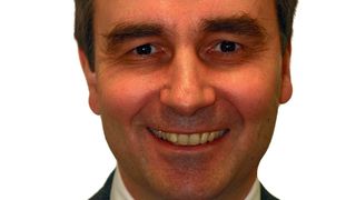 Jürgen Röders, Geschäftsführer der Röders GmbH in Soltau: „Bei HSC-Bearbeitungszentren ist es erheblich schwieriger als bei Erodiermaschinen, ein ausreichend hohes Niveau bei der Verlässlichkeit zu erreichen.“ (Archiv: Vogel Business Media)