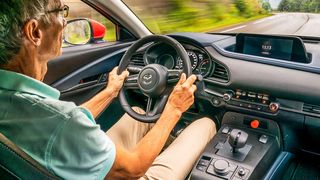 Bei ersten Probefahrten entpuppte sich Mazdas kommendes Elektroauto als alltagstauglich. (Mazda)