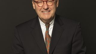 Dr. Holger Karsten ist Managing Partner von Leadership Choices, einer auf alle Themen der Führungskräfte-Entwicklung spezialisierten Unternehmensberatung in Frankfurt. Als Executive Coach unterstützt er seine Kunden z.B. beim Onboarding, bei der Karriere-Neuausrichtung, bei Führungsthemen, in der Team- Entwicklung z.B. bei Konflikten, neuer Ausrichtung oder strategischem Dissens sowie auf Unternehmensebene in der Konzeption und Durchführung von Leadership-Programmen. (Leadership Choices)