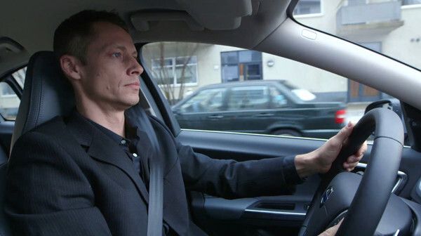 Dank moderner Software konnte das Notbremssystem so erweitert werden, dass es nun auch Radfahrer automatisch erkennt und bei Bedarf bremst (Bild: Volvo)