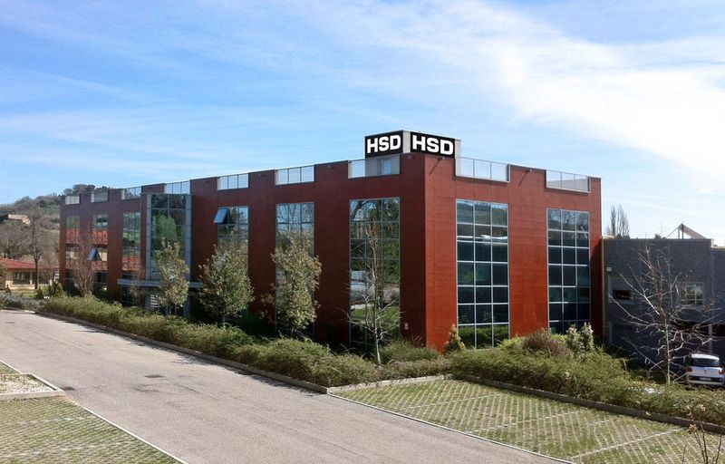 Das 1991 gegründete Unternehmen HSD S.p.A. mit Sitz im italienischen Pesaro stellt neben Hochfrequenzspindeln und Fräsmotoren für Bearbeitungsmaschinen auch 2-Achs-Fräsköpfe, Aggregate und Bohrköpfe für die Bearbeitung einer breiten Werkstoffpalette her. (Bild: HSD)