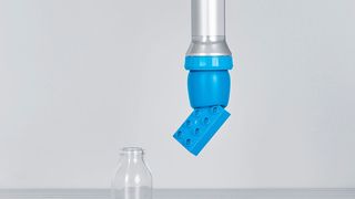 Der Adaptive Formgreifer DHEF: Wie eine Chamäleonzunge greift er unförmige, runde und empfindliche Objekte sicher.  (Festo)