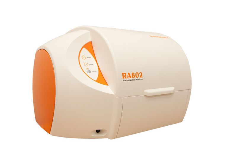 Abb. 3: Invia Raman-Spektroskop (Renishaw)