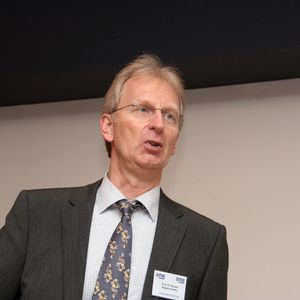 „Der freie Markt wird nicht dafür sorgen, dass wir mit Rohstoffen versorgt sind", warnt Prof. Ronald Bogaschewsky, Universität Würzburg. 