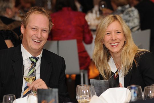  Die strahlende Gewinnerin des Women’s Award 2011 Christine Nickel und ihr Mann Markus. (Archiv: Vogel Business Media)