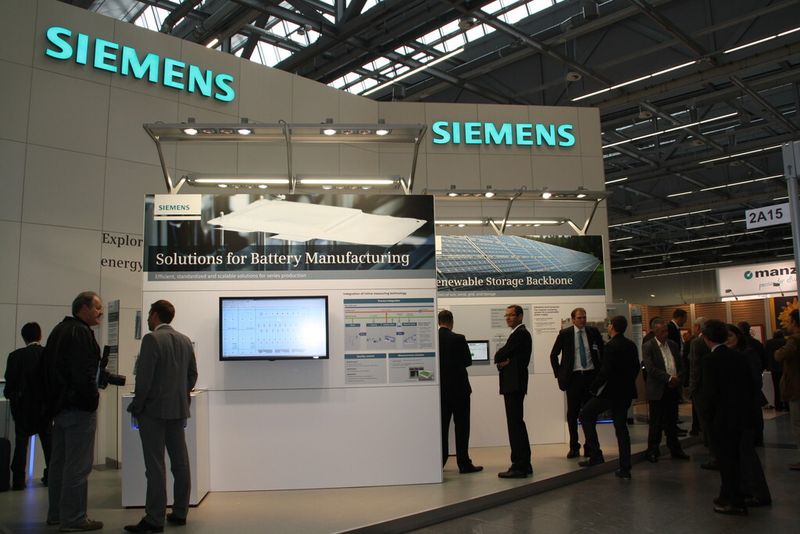 Impressionen aus der Messehalle in der Landesmesse Stuttgart. (Bild: Zwettler, konstruktionspraxis)