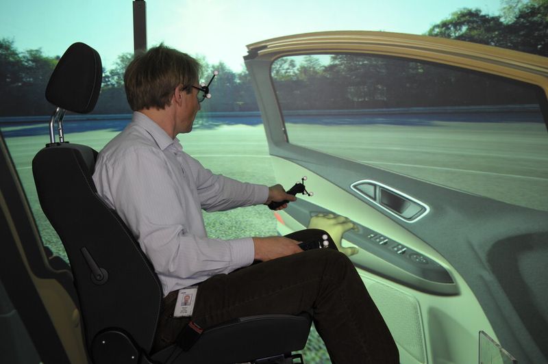 Auch für die Frage, wie die Ablagen in den Türen idealerweise beschaffen sein müssen, ist Interaktion nötig. (Bild: Ford)