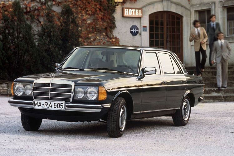 Mercedes W123: 8.338 Euro (172,20 %) (Bild: Daimler)