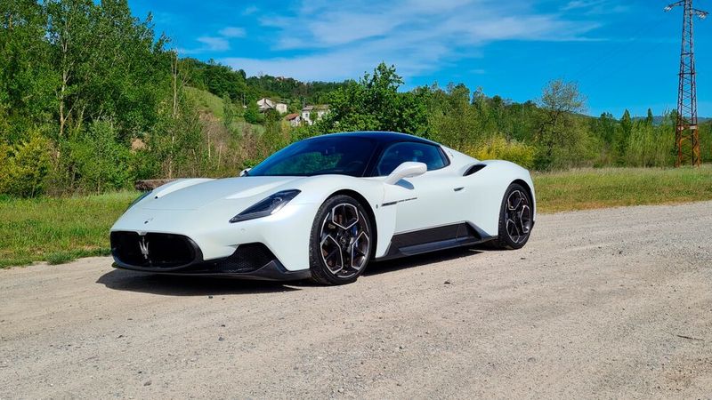 Drei Farbwelten und sechs Lackierungstöne sind im Programm.  (Bild: Michael Kirchberger/Ampnet)