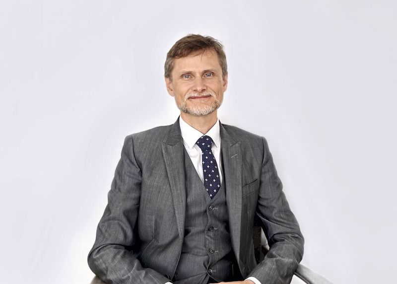 Wechsel im Vorstand: Die Heller Management SE hat zum 1.1.2022 Reinhold Groß als neuen CEO eingestellt. Zuletzt war der Wirtschaftsingenieur bei der Trumpf GmbH und Co. KG als Managing Director tätig. Er bringt langjährige internationale Führungserfahrung in Vertriebs- und Finanzfunktionen, in Strategieerarbeitung und -implementierung mit. (Bild: Heller)