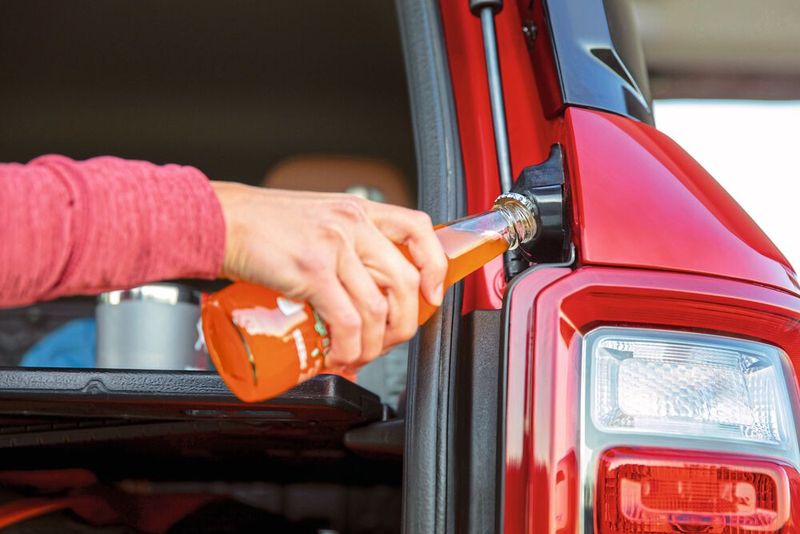 Wobei der Flaschenöffner schon eher zu Skoda passen würde – das ist nämlich „simply clever“. (Bild: Auto-Medienportal.Net/Ford)