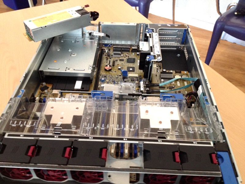 Bild: 4: Auch die jüngsten HP-Server-Modelle kommen mit ganz kleinen Lüftern aus. (Bild: Ostler)