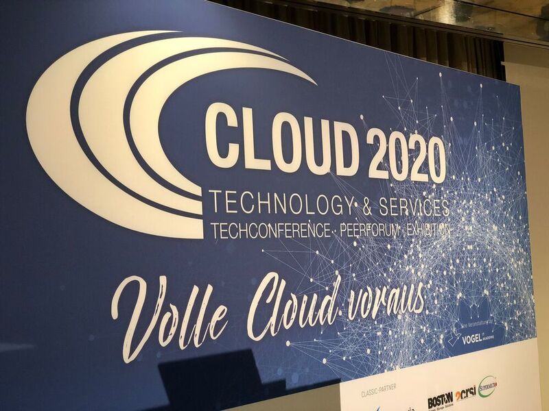 „Volle Cloud voraus“, nur ein Motto der Konferenzreihe, die nach einem virtuellen Eventstart nun auch wieder präsent vor Ort - wie hier in Hamburg - stattfindet. (Vogel IT-Akademie)