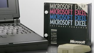 Die Anfänge: Excel wurde mit Word, Powerpoint und Mail zu einer Office-Suite für den Macintosh gebündelt. ( Microsoft)