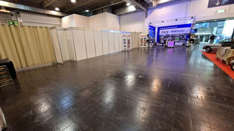 Obwohl nicht wirklich groß, herrschte in Halle 2 an etlichen Stellen „typische“ Leere. (Bild: Dominsky – VCG)