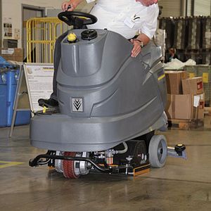 Kärcher verkauft nicht nur Reinigungsmaschinen und Putzmittel, sondern rückt den Mitarbeiter in den Mittelpunkt. Die Schwaben sind überzeugt: Weiche Faktoren sorgen für eine effiziente Reinigung von Lagern.