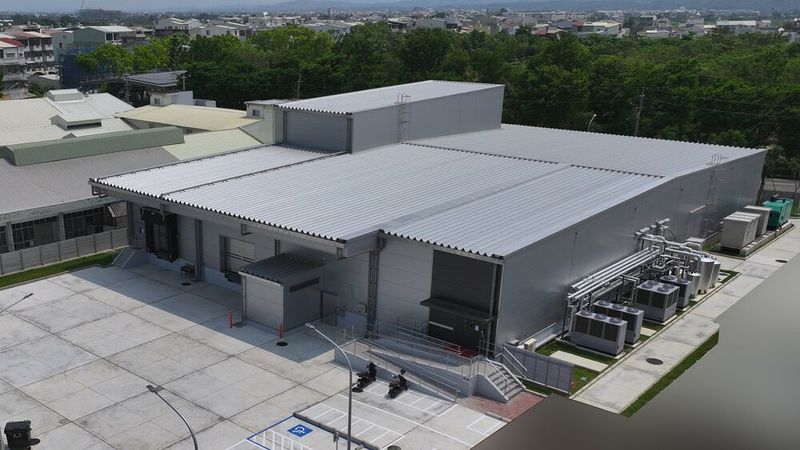Die Schneideanlage für den Halbleiter-Photoresist „Sunfort“ im taiwanesischen Tainan soll Lieferengpässen in der Chip-Herstellung entgegenwirken.(Bild:  Asahi Kasei)
