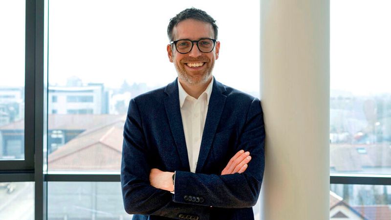 Auch die Stoba Group mit Geschäftsführer Philippe Schwenger gehört bereits zum zweiten Mal zur Top 100. Das Unternehmen versteht sich als Partner für hochpräsize Technologieanwendungen sowie für Antriebs- und Energiespeichersysteme. Das Top-100-Team hebt besonders das innovationsfreundliche Klima bei Stoba hervor. (Stoba)