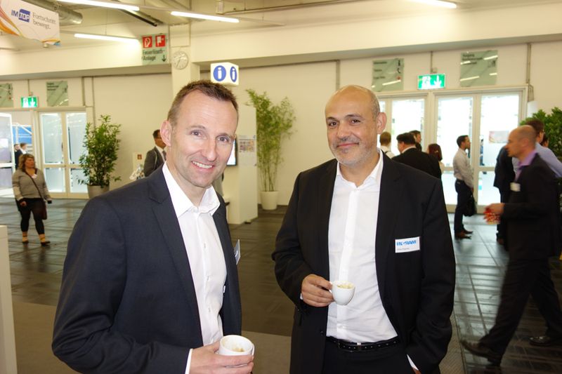 Coffee-Break Günter Schiessl (l.) und Atila Kaplan, Ingram Micro (Bild: IT-BUSINESS)
