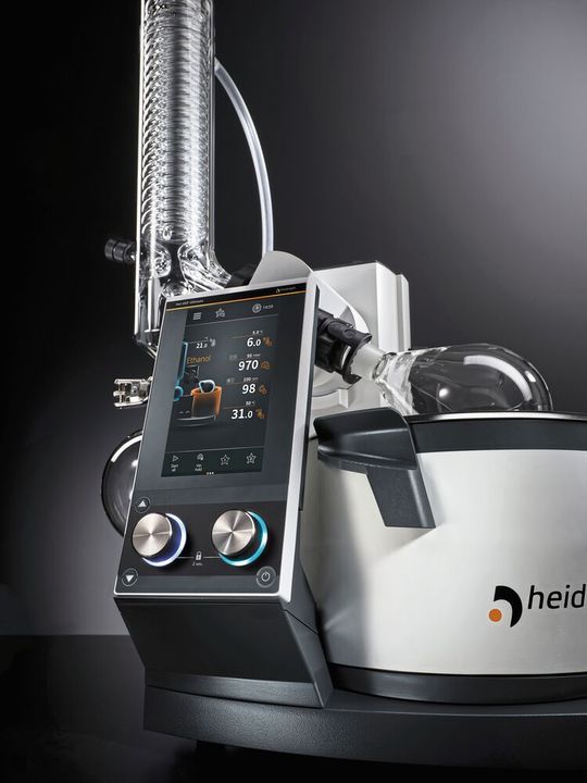 Abb.1: Die Rotationsverdampfer der neuen Hei-VAP-Serie bieten für alle Anwendungen das passende Bedienkonzept, ob mit einfacher Digitalanzeige oder innovativem Touch-Bedienpanel.(Bild:  Heidoplph)