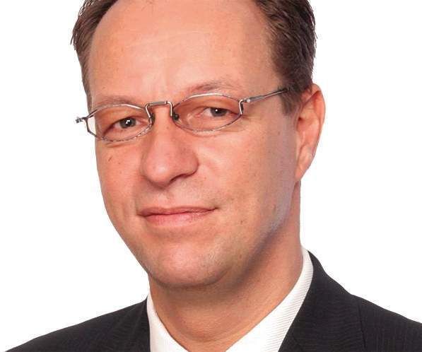 „Präzise Bohrungen mit einem Durchmesser von 0,07 mm für optische Anwendungen haben wir auf unseren Drahterodiersystemen bereits in Serien hergestellt“, sagt Hans-Jürgen Pelzers, Gesamtvertriebsleiter Erodiersysteme der Mitsubishi Electric Europe B. V. in Ratingen.Bild: Mitsubishi Electric (Archiv: Vogel Business Media)