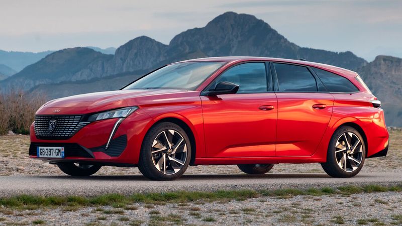 Als Kombi hat er eine Länge von 4,64 Metern. (Bild: Peugeot)