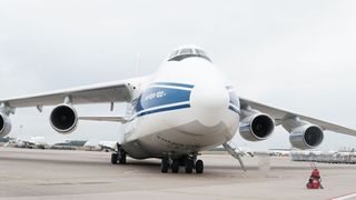 Mit einer maximalen Nutzlast von über 100 t war die 55 t schwere Ladung für die Antonow 124 kein Problem. (Kloepfel Group)