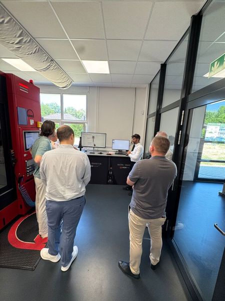 Das neue Zecha Innovation Center in Königsbach-Stein bietertPlatz für den Fräsraum mit den Maschinen für Tests, Turnkey Solutions und Live-Demonstrationen bei Veranstaltungen. (Bild: Maschinenmarkt)