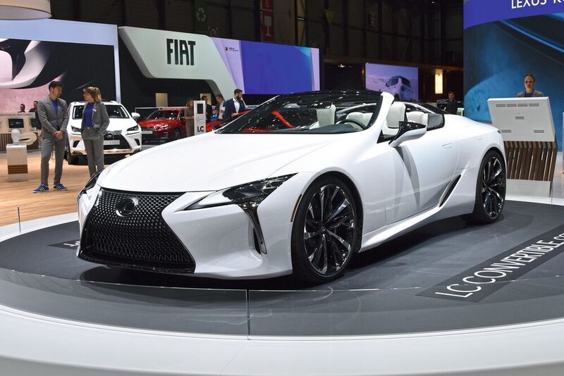 Mit dem Konzept des Lexus LC Convertible wollen die Japaner die künftige Ausrichtung ihres gleichnamigen Coupés zeigen. (Simon/»kfz-betrieb«)