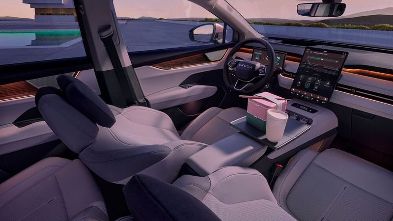 Mit Klapptischchen und Relaxstühlen kann man es sich im Peaq gemütlich machen, es soll im Skoda-Sprech eine Lounge-Atmosphäre entstehen. (Bild: Skoda)