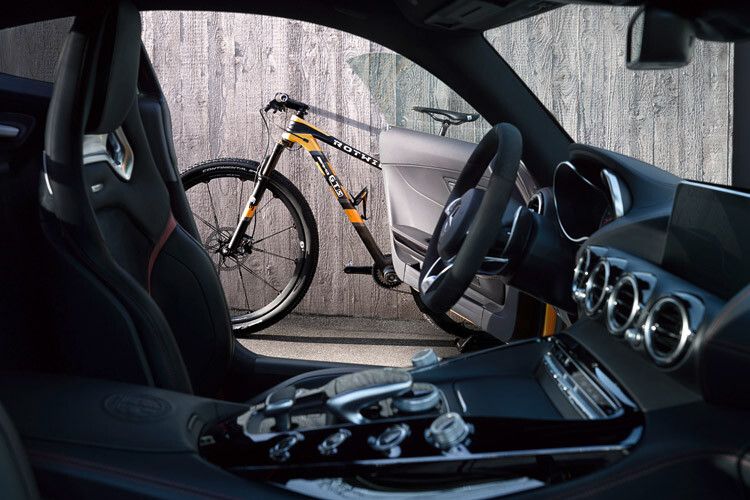 Es ist das zweite Mountainbike, das in Zusammenarbeit von Mercedes-AMG und dem Fahrradhersteller Rotwild entstanden ist. (Foto: Daimler)